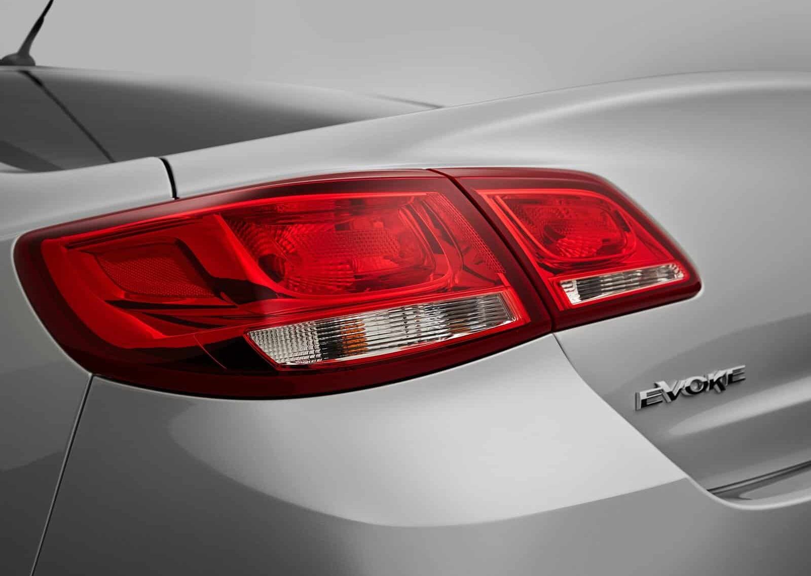 Holden VF Commodore-5