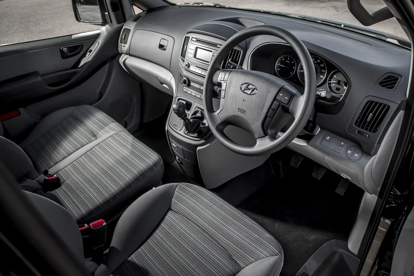 Hyundai iLoad-7