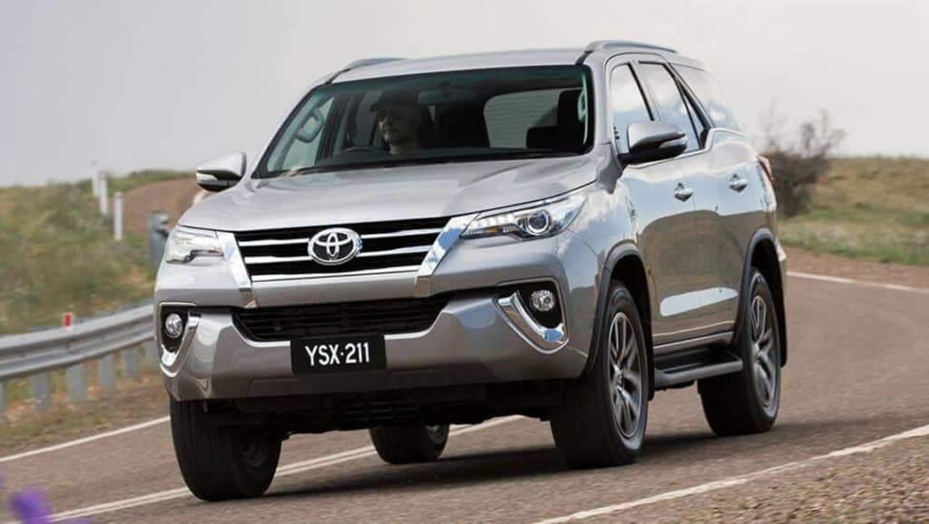 Toyota Fortuner 2015-1