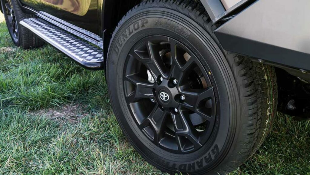 Toyota Fortuner 2015-13