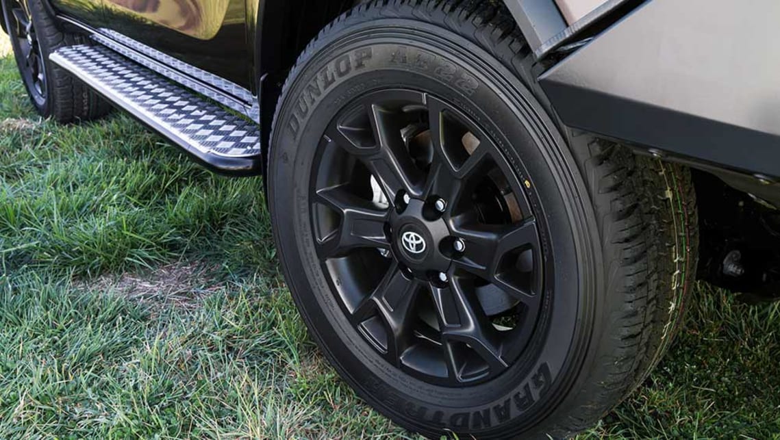 Toyota Fortuner 2015-13