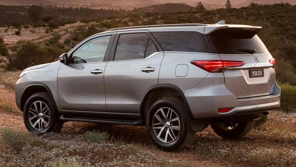 Toyota Fortuner 2015-3