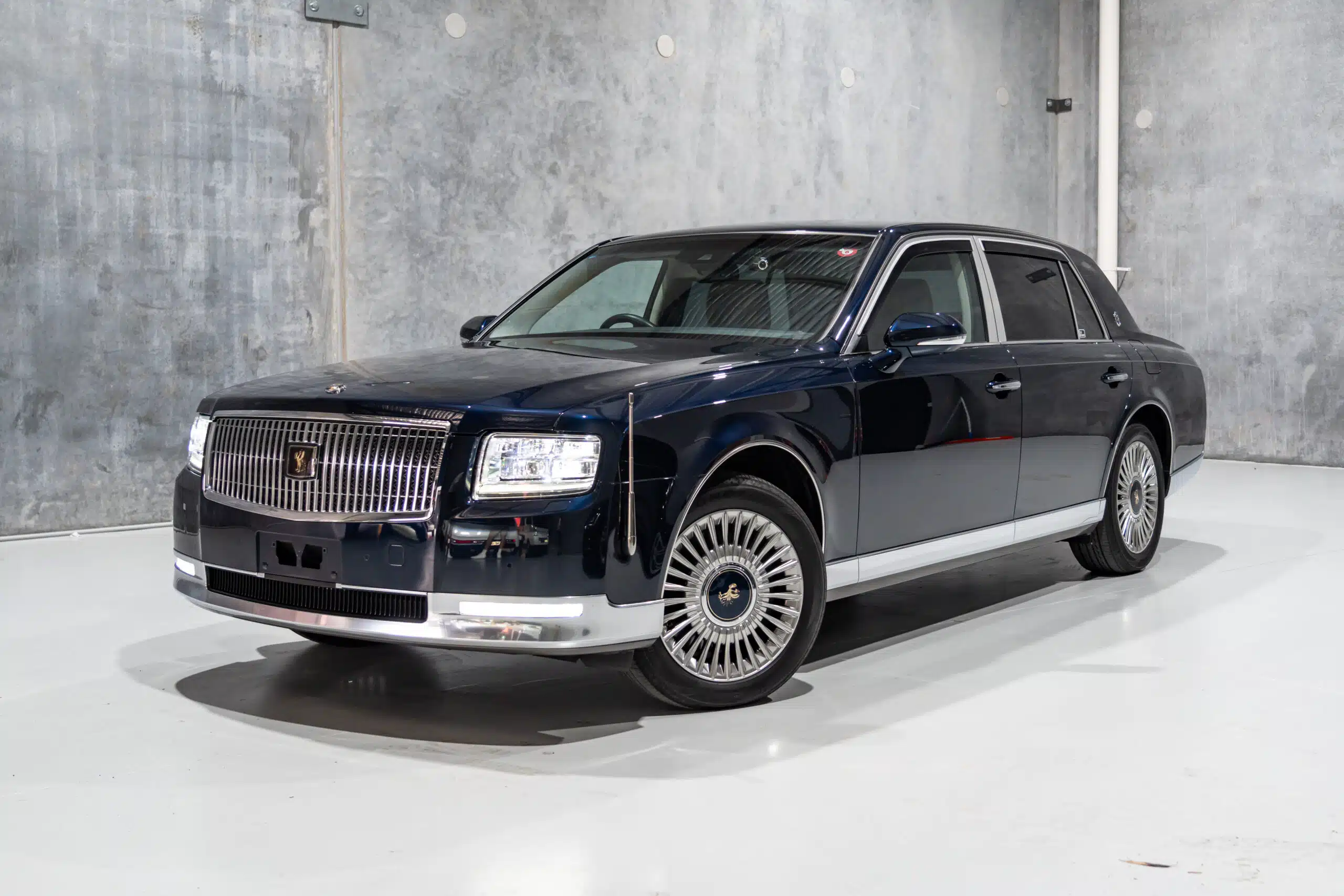 Used Toyota Century (G60) review