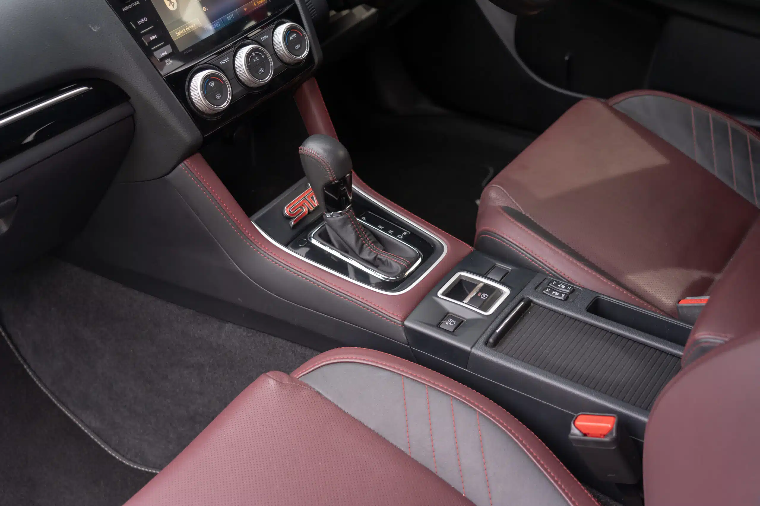 Subaru Levorg-22