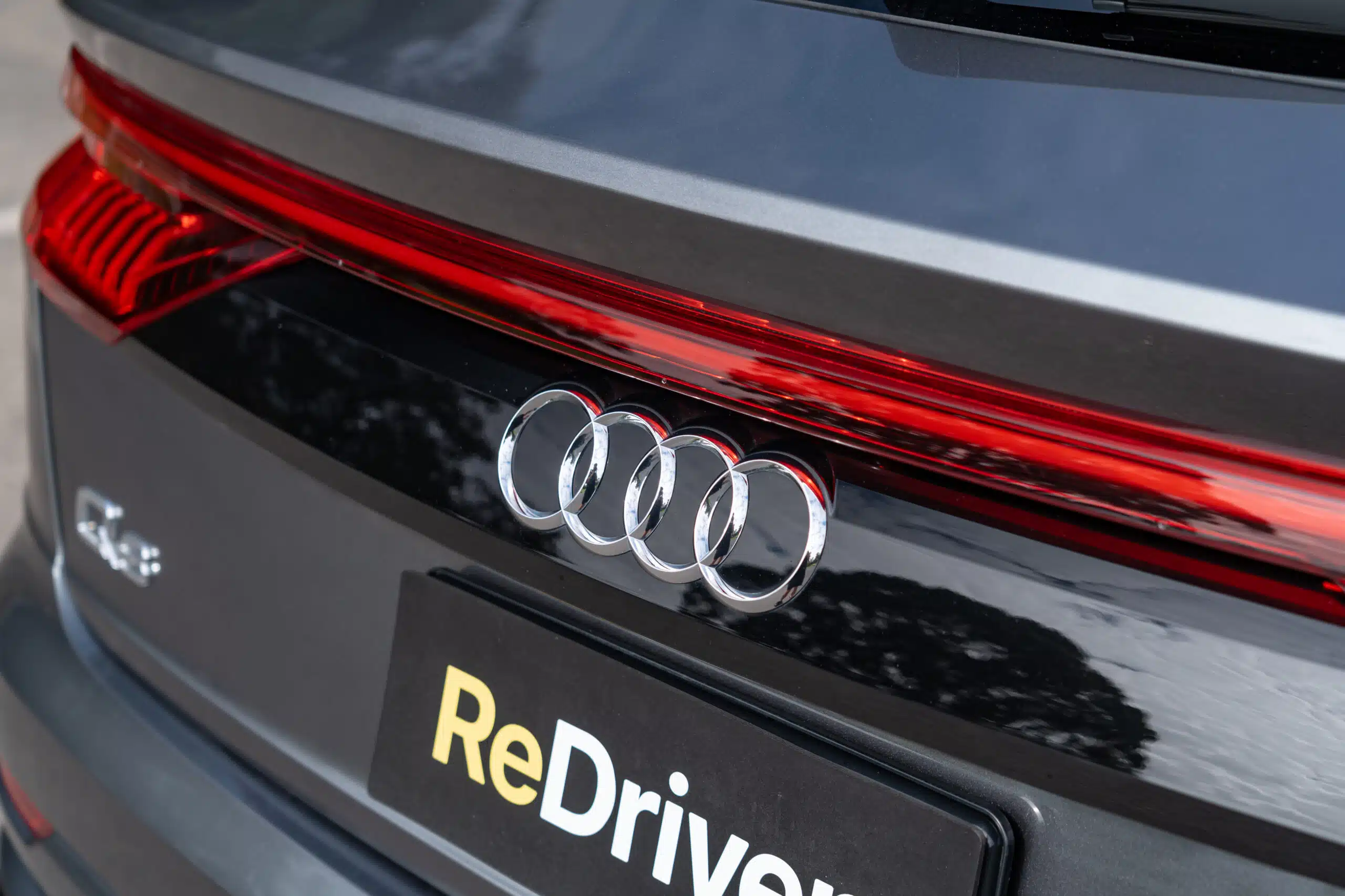 Audi Q8-10