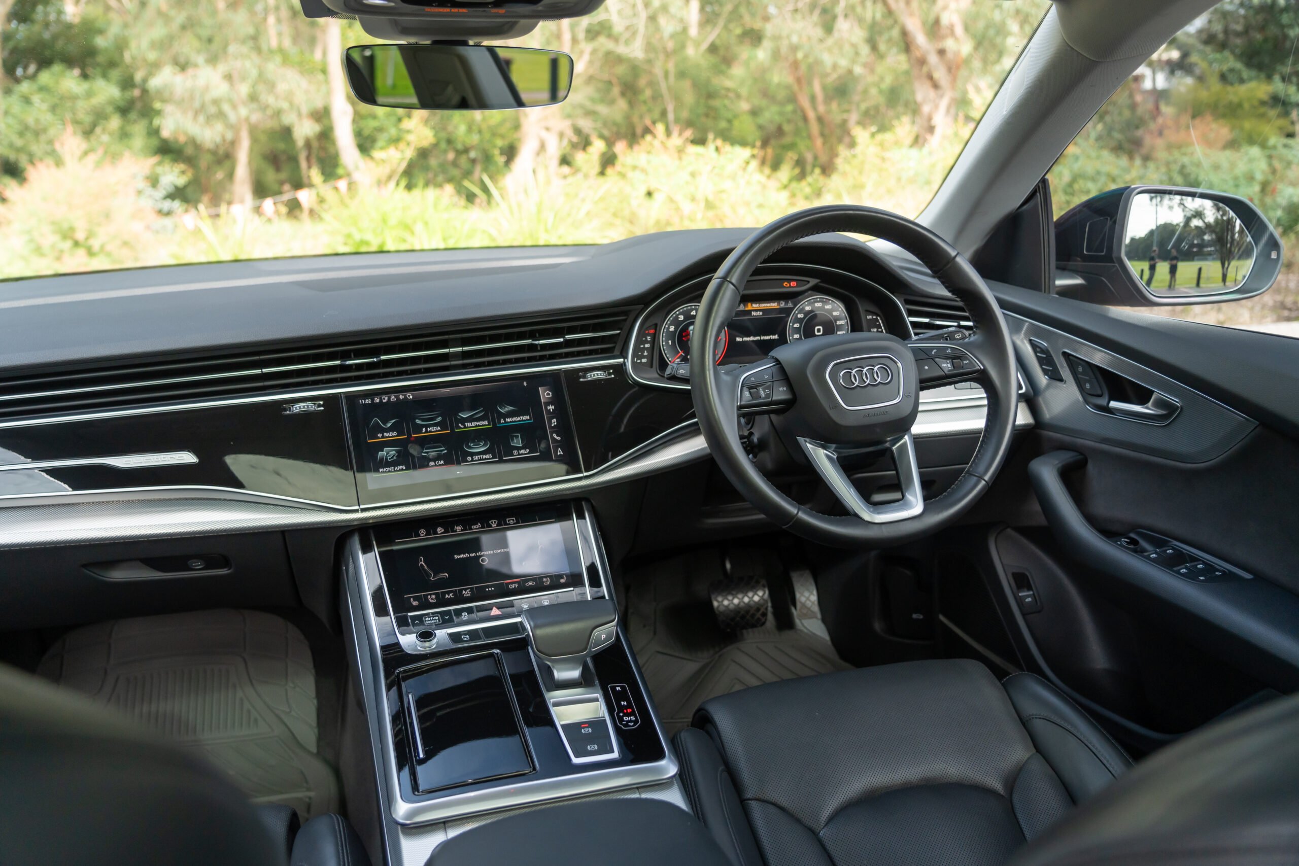 Audi Q8-14