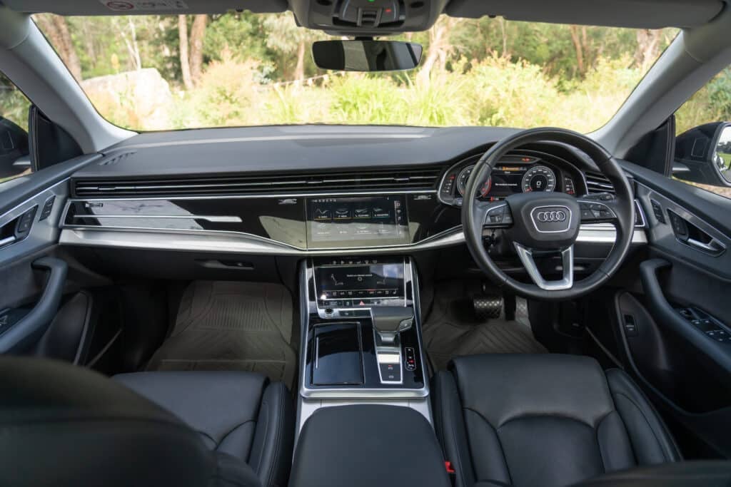 Audi Q8-18