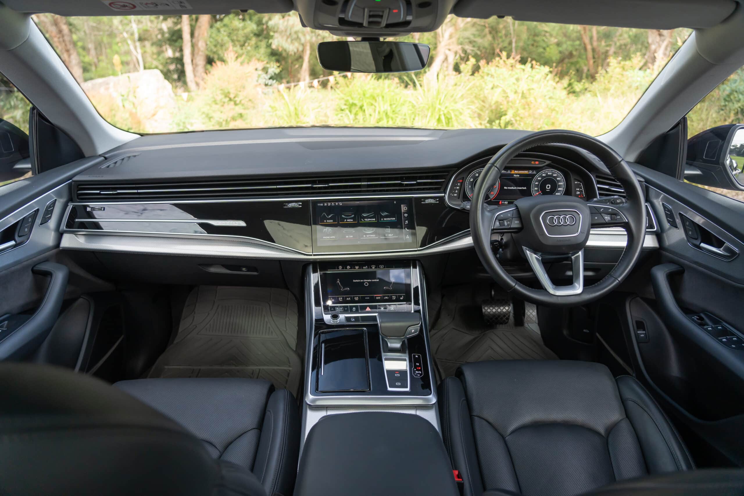 Audi Q8-18