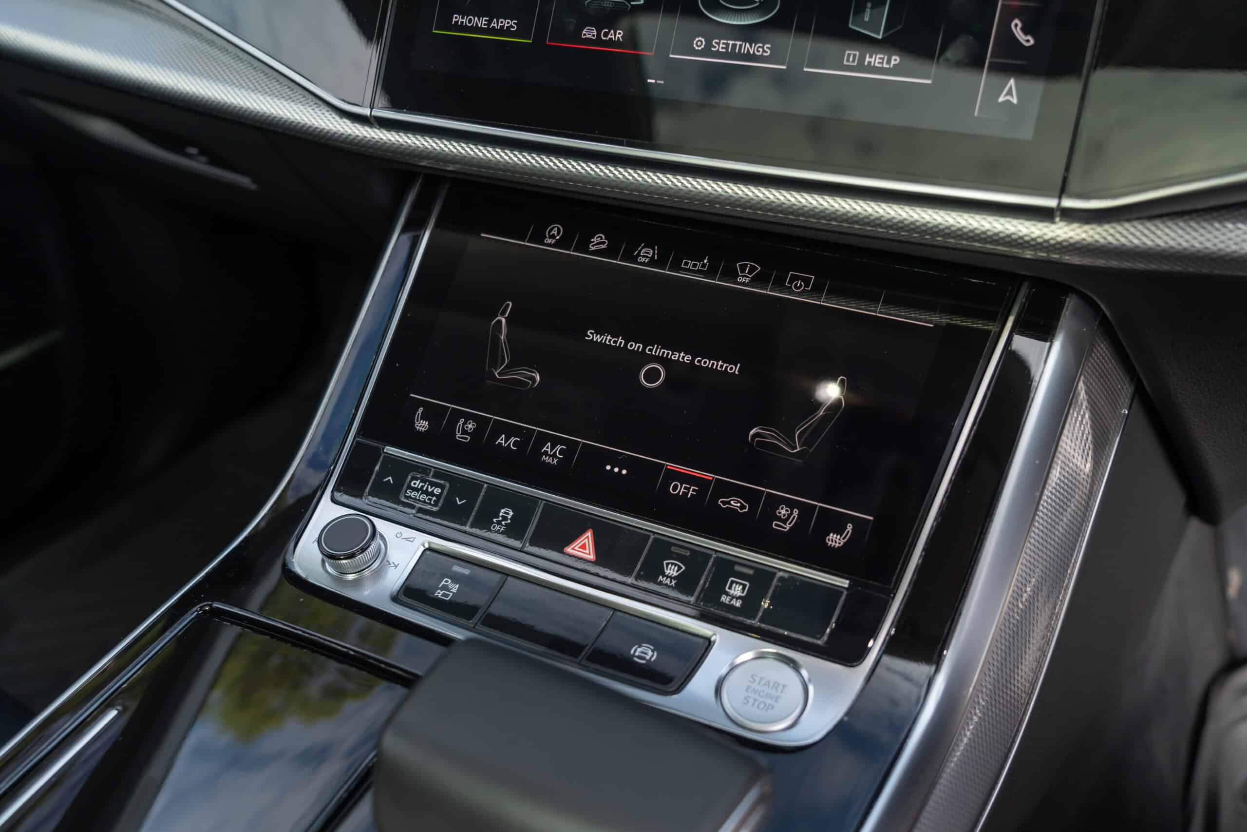 Audi Q8-22