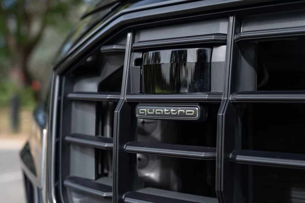 Audi Q8-6