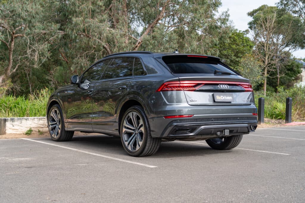 Audi Q8-7