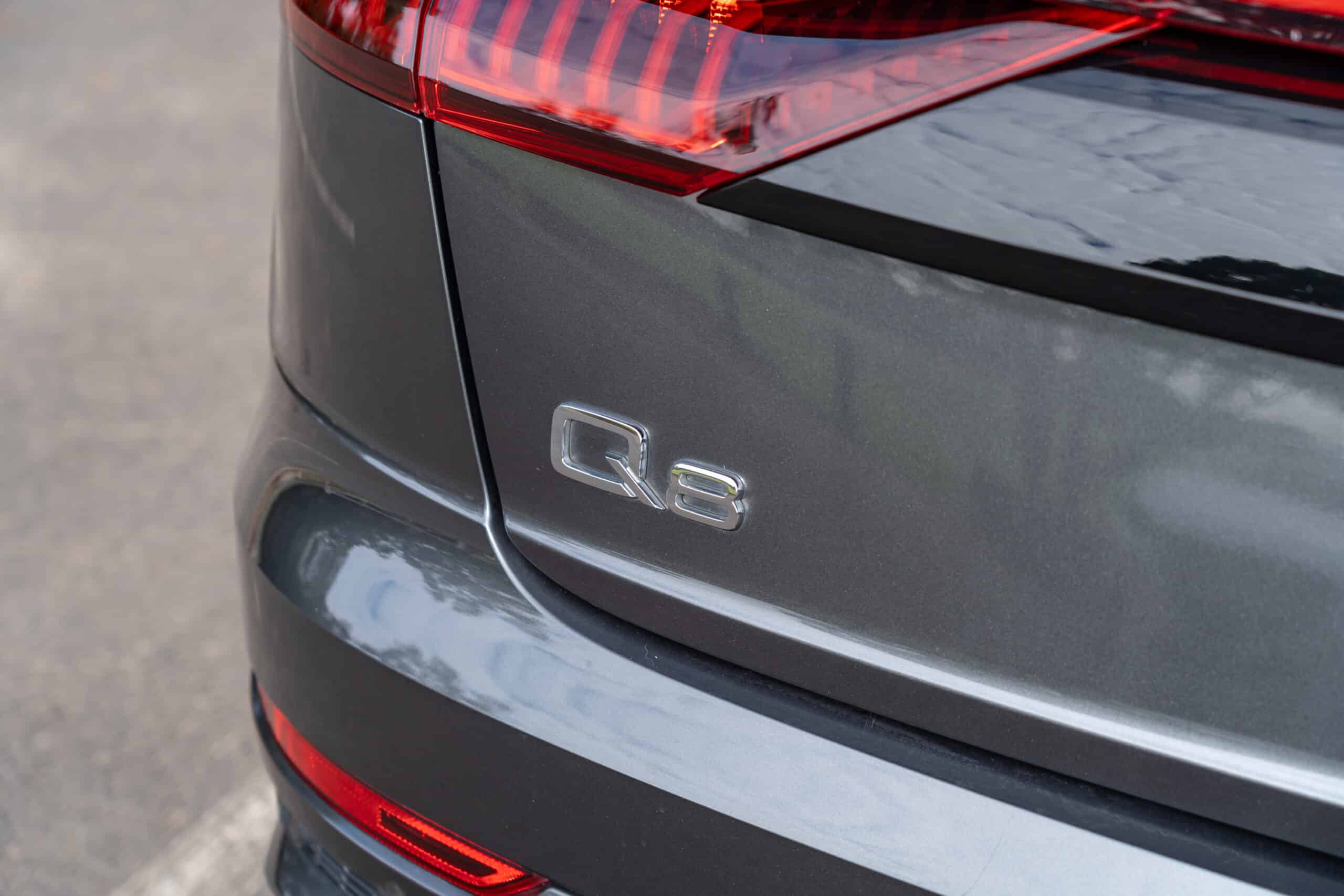 Audi Q8-9