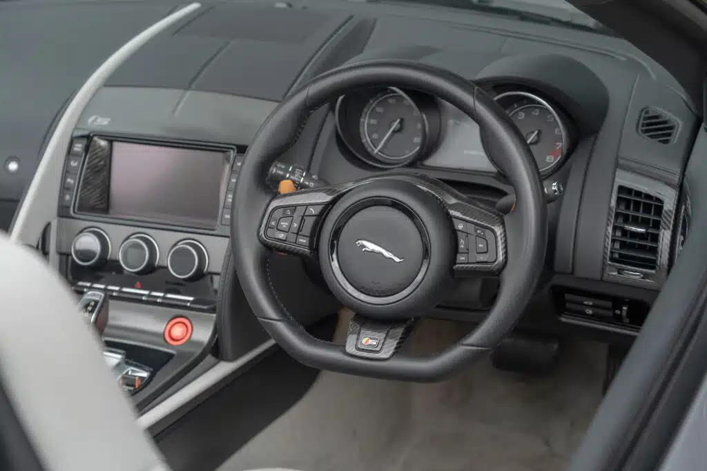 Jaguar F-Type-13