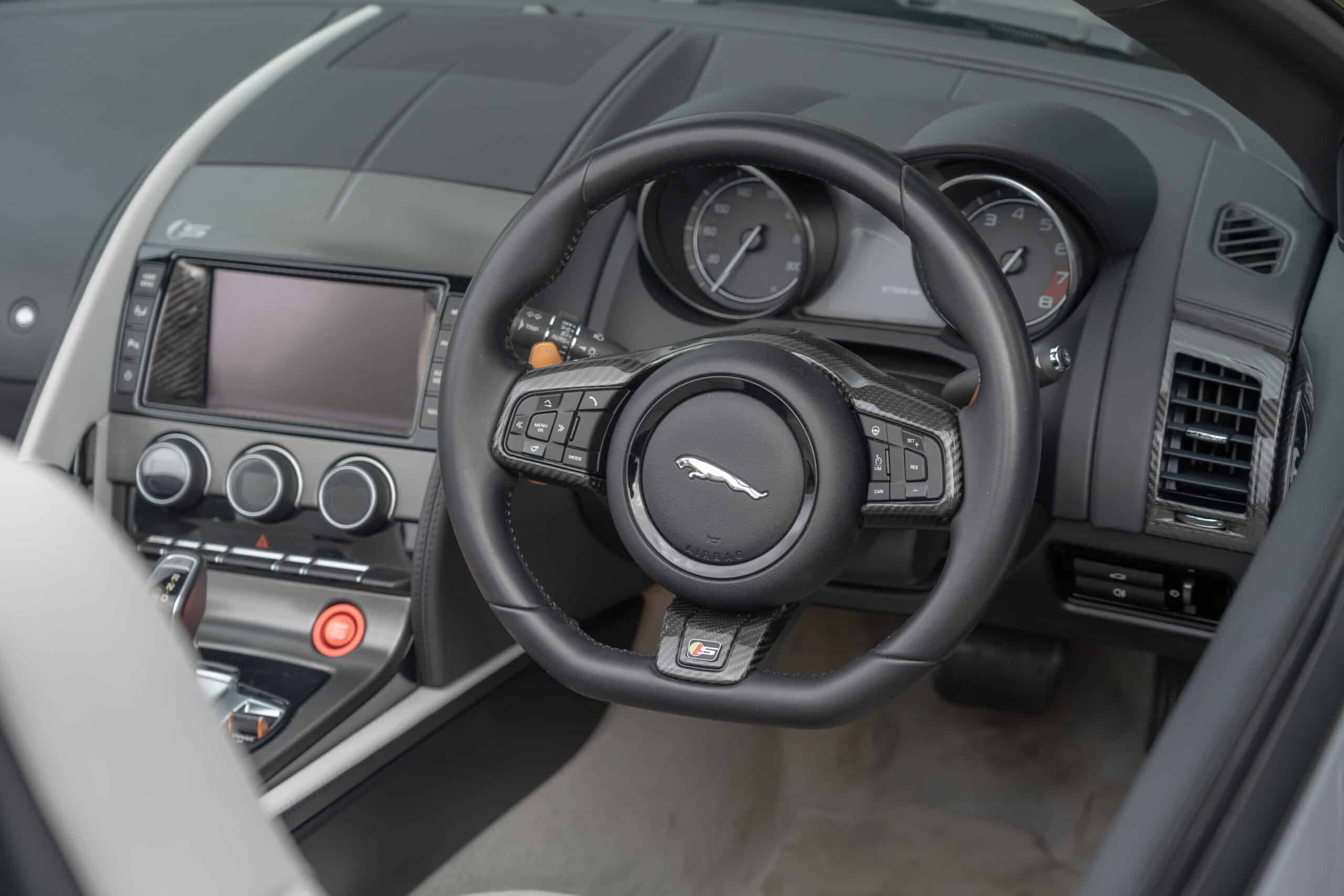 Jaguar F-Type-13