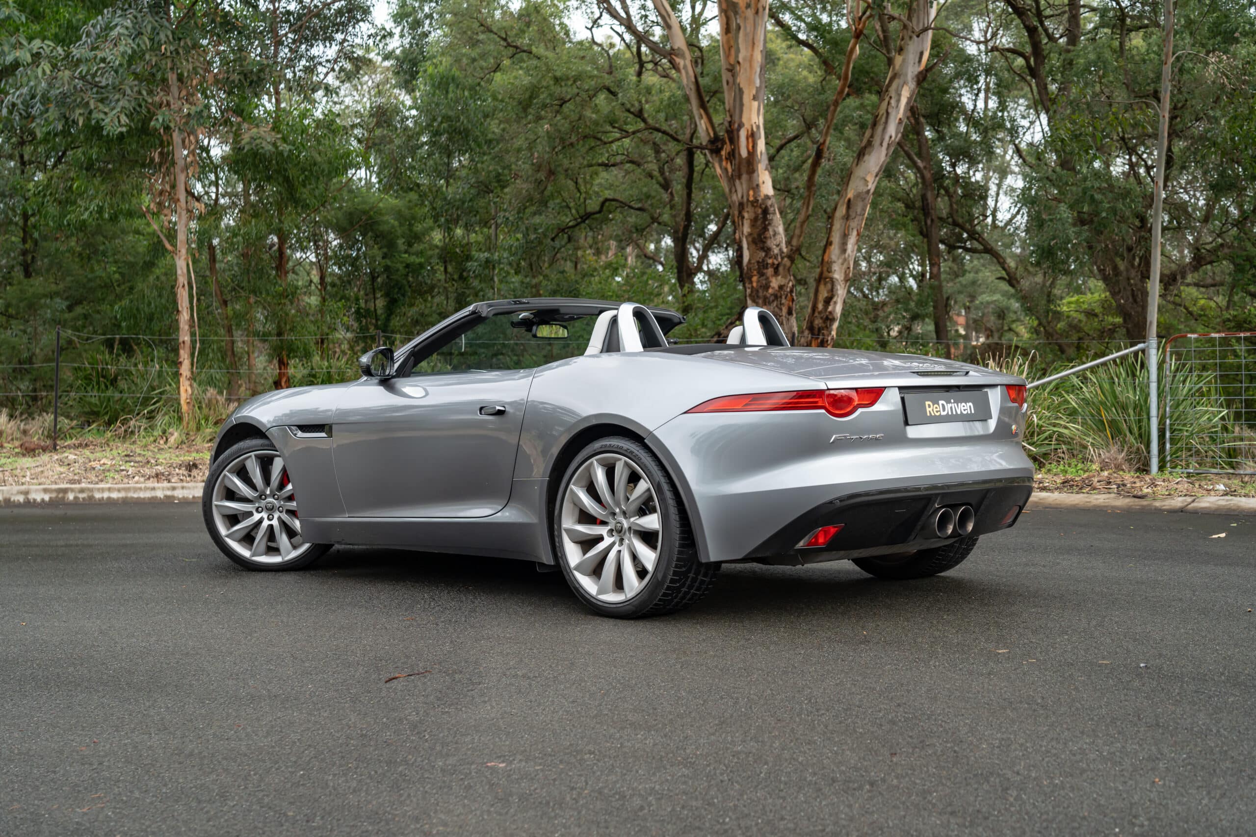 Jaguar F-Type-8