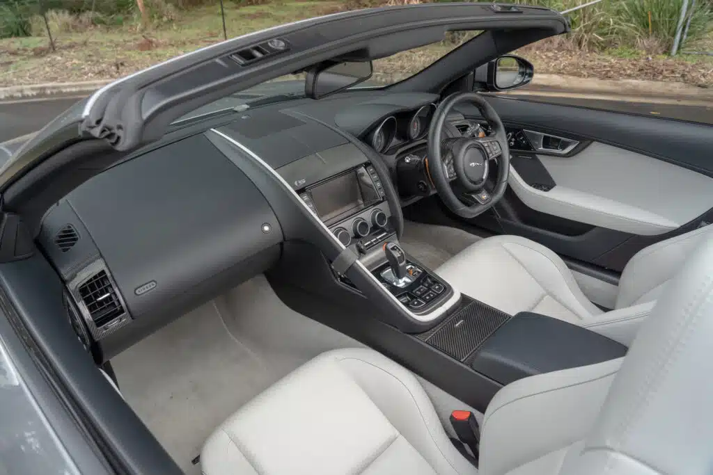 Jaguar F-Type-9
