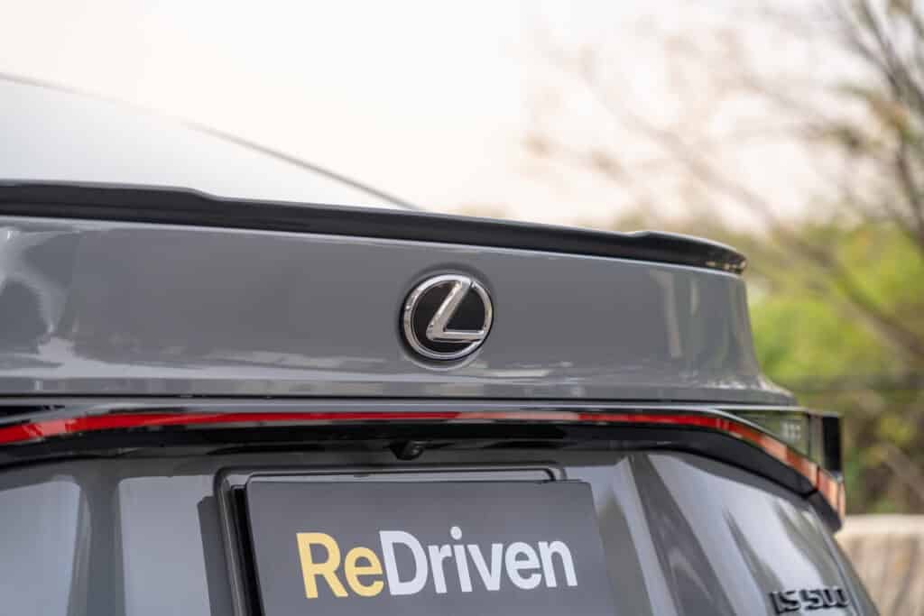 Lexus IS500-10