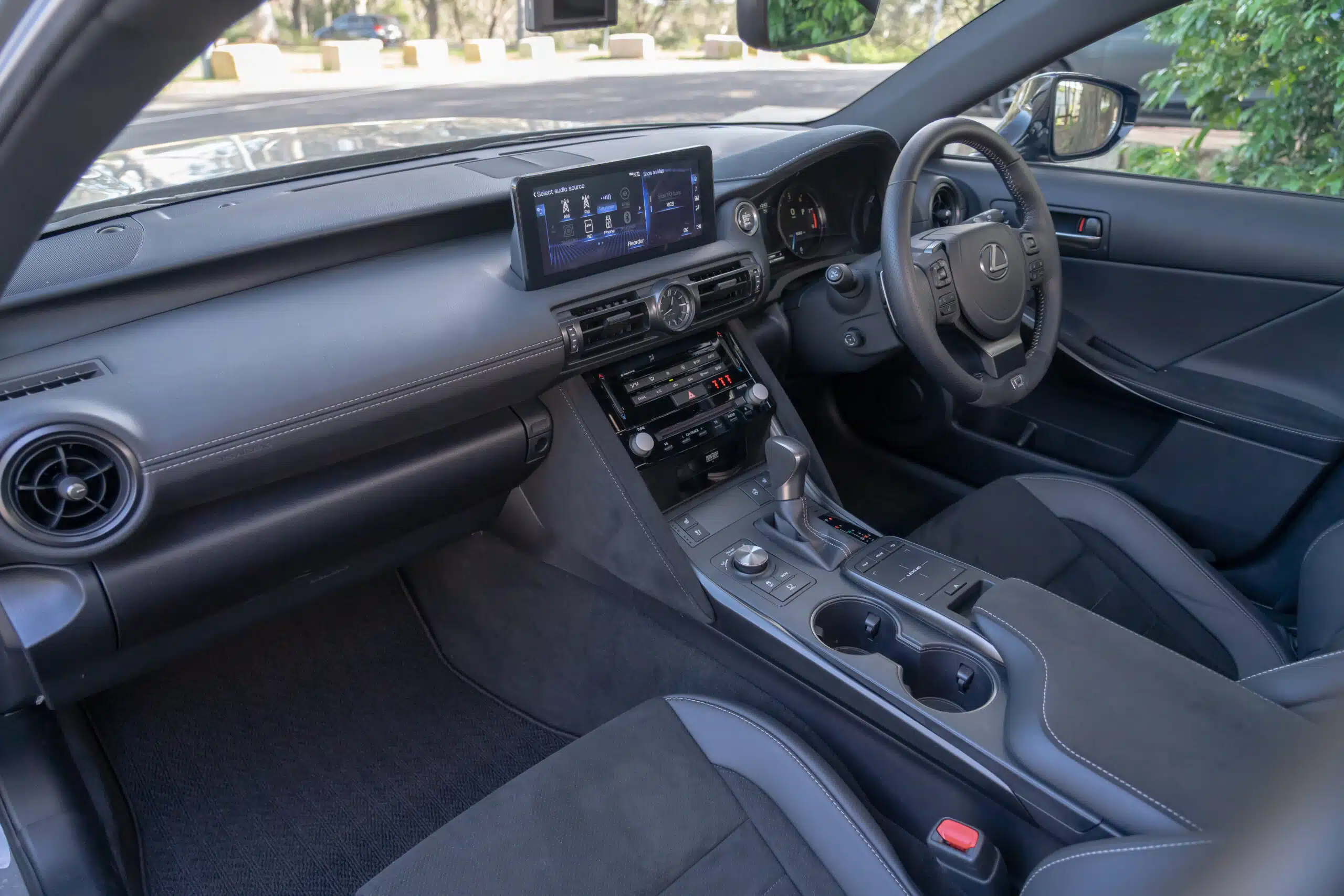 Lexus IS500-14