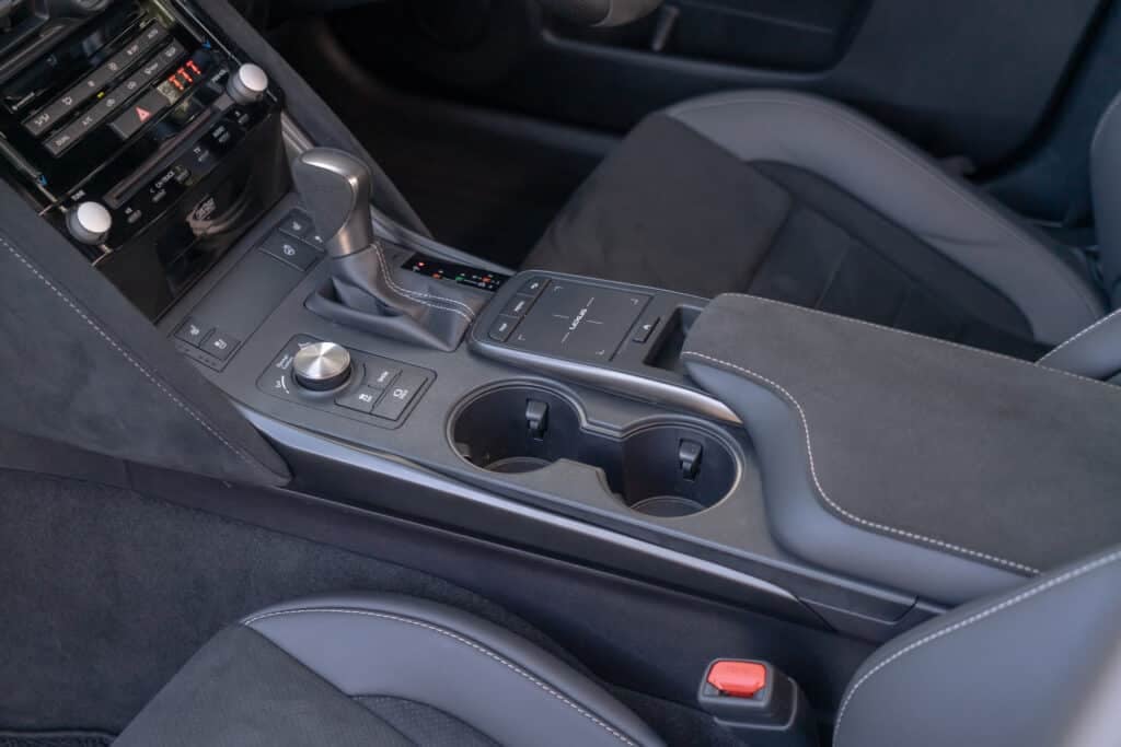 Lexus IS500-15