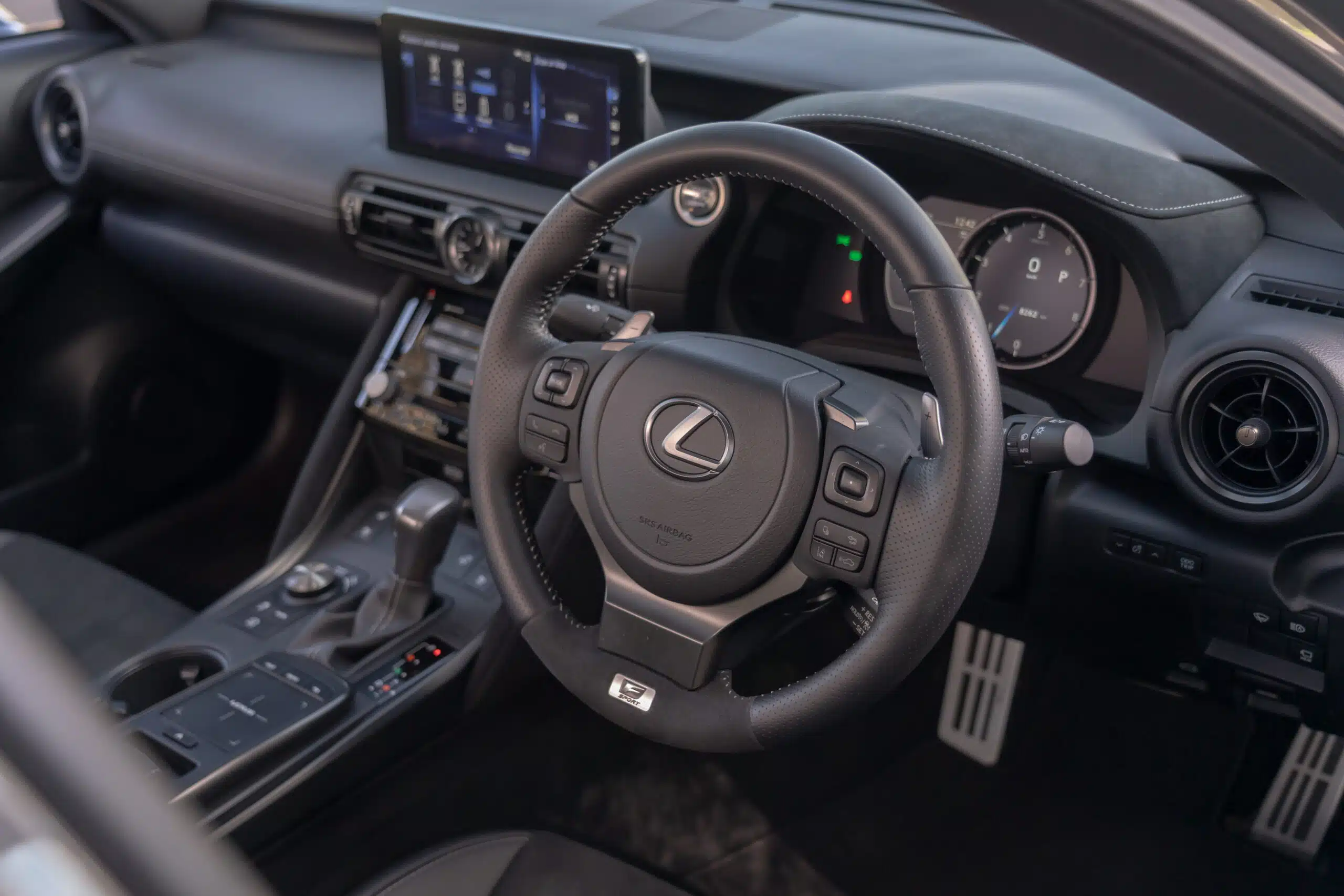 Lexus IS500-16