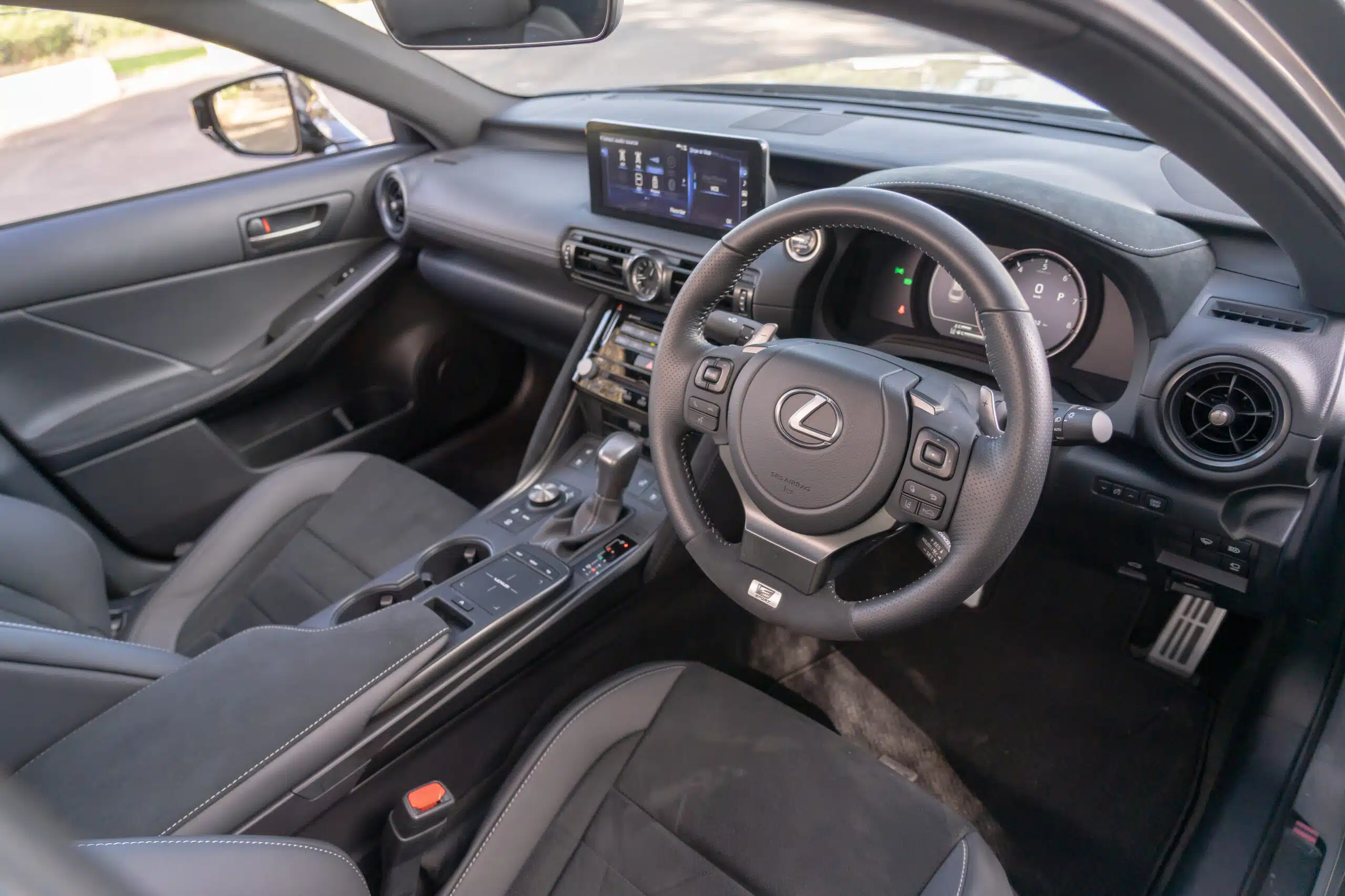 Lexus IS500-17