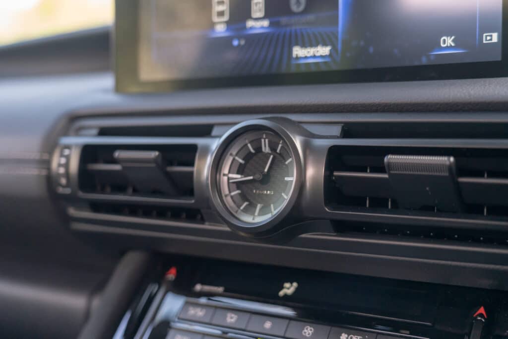 Lexus IS500-19