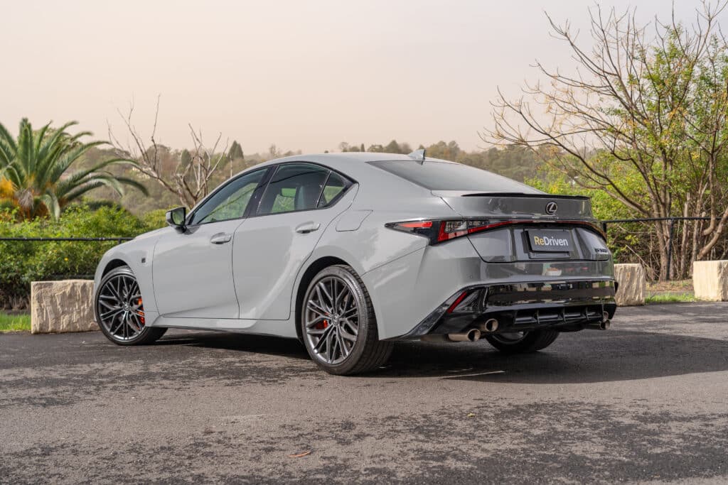Lexus IS500-7