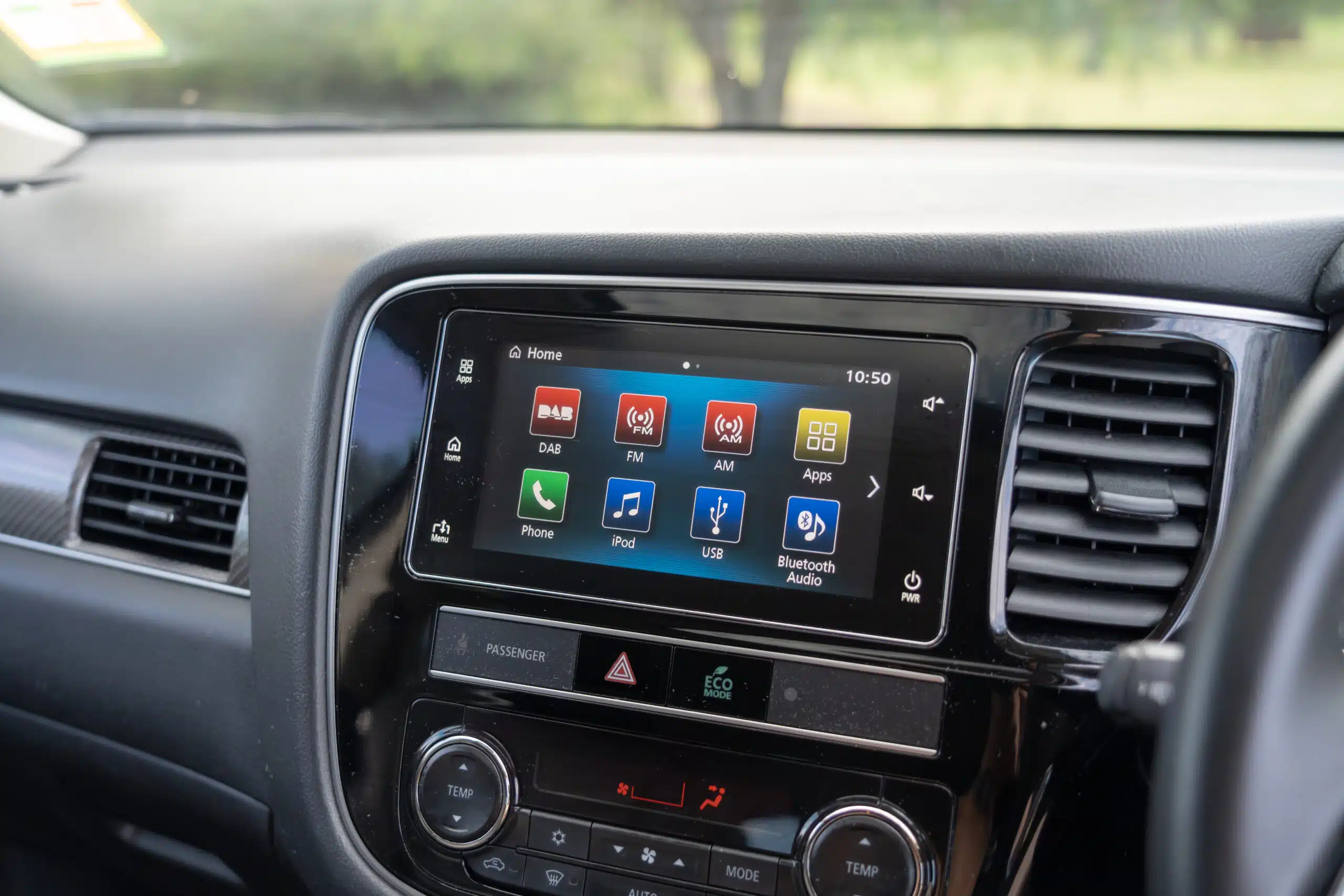 Mitsubishi Outlander-13