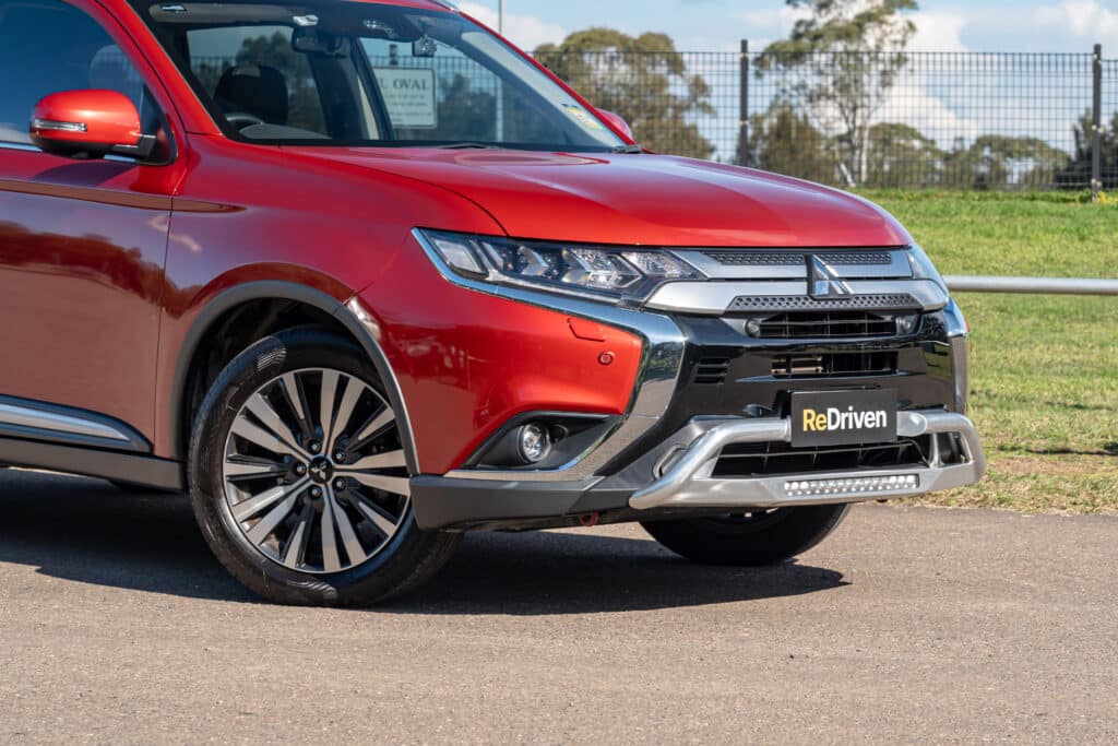 Mitsubishi Outlander-18
