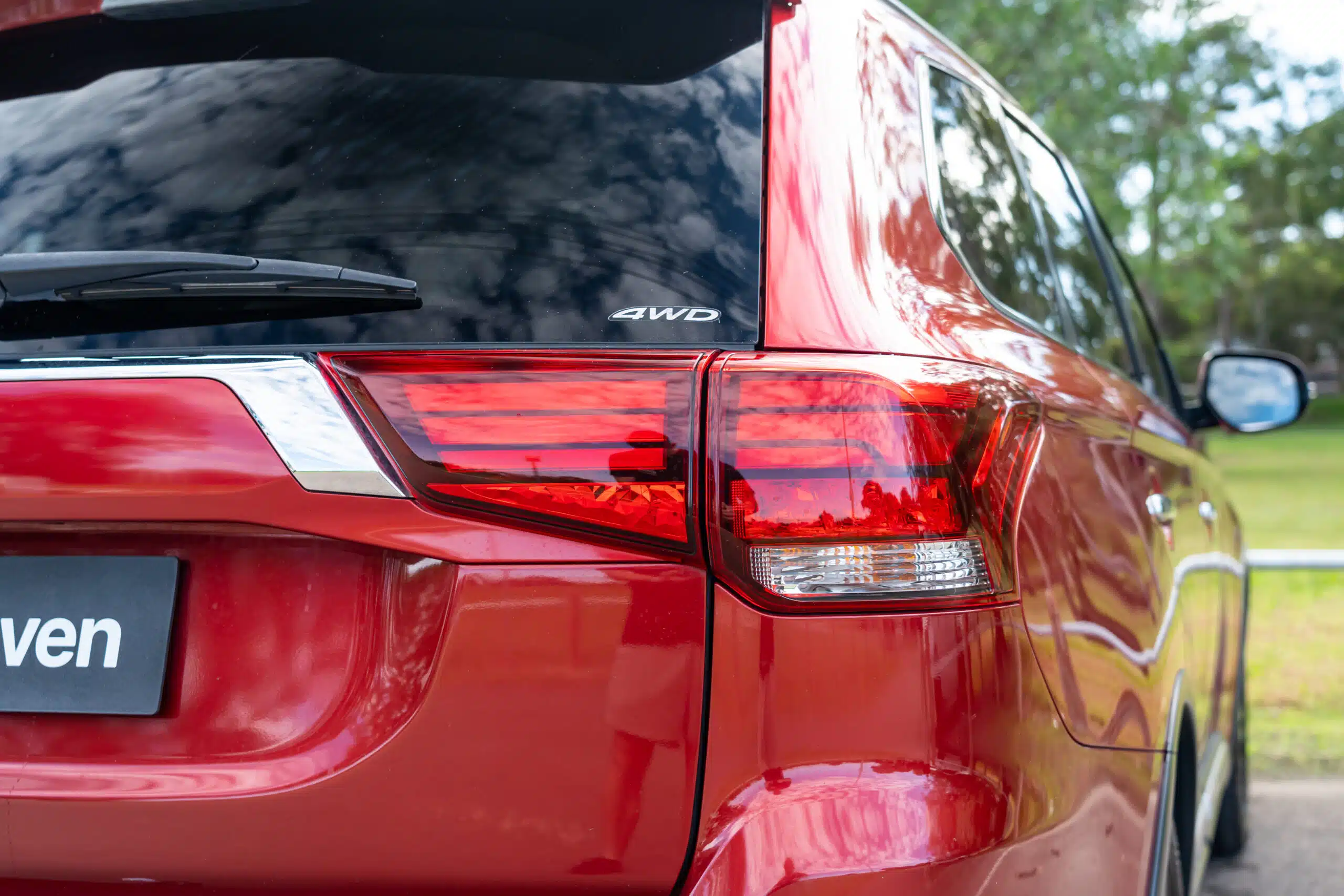 Mitsubishi Outlander-3