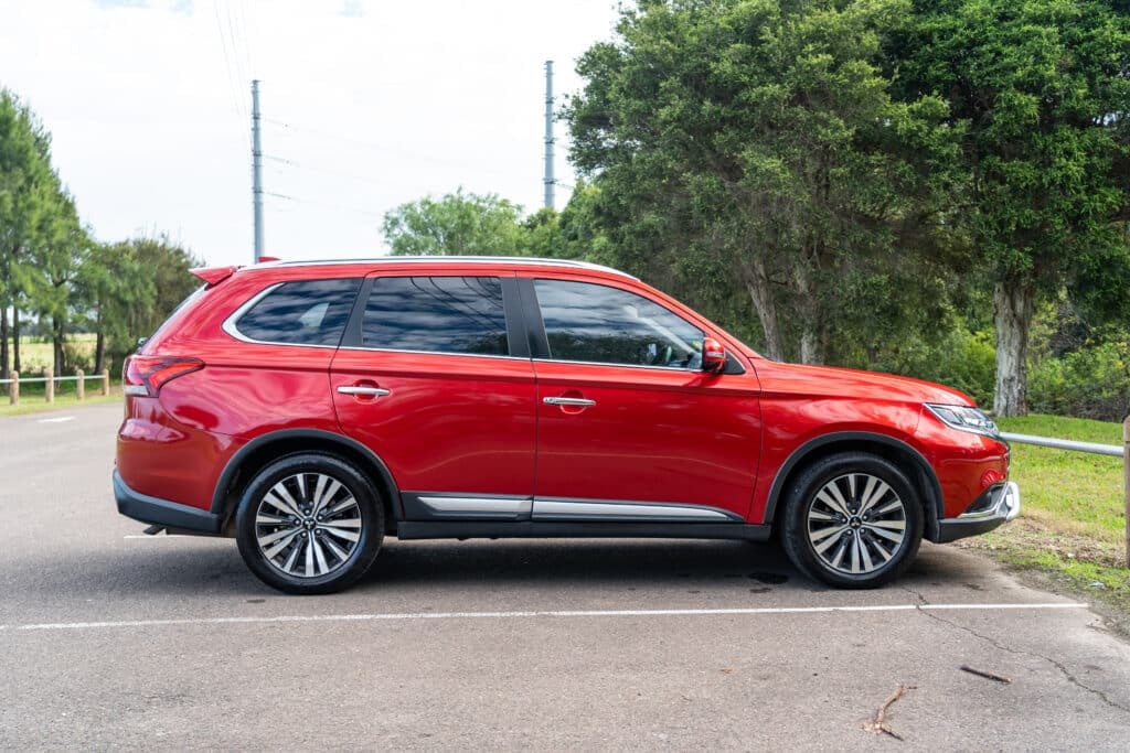 Mitsubishi Outlander-6