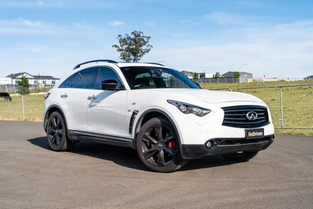 Infiniti QX70-1