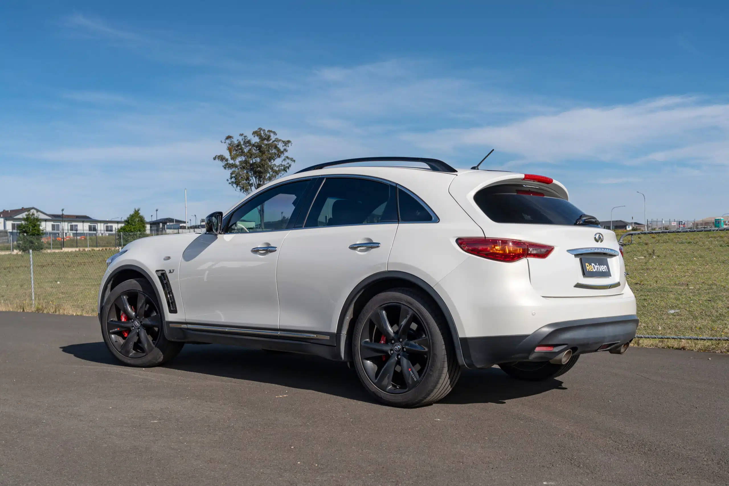 Infiniti QX70-10