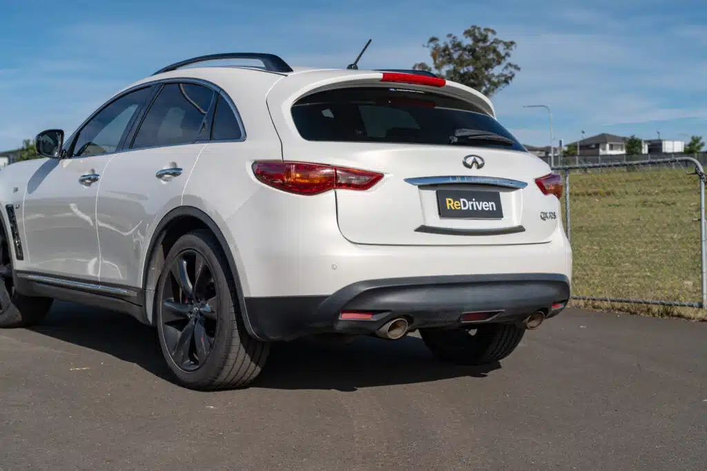 Infiniti QX70-11