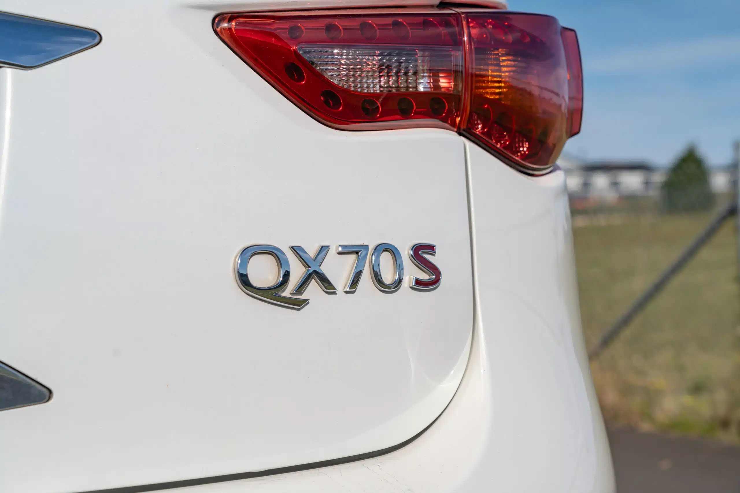 Infiniti QX70-13