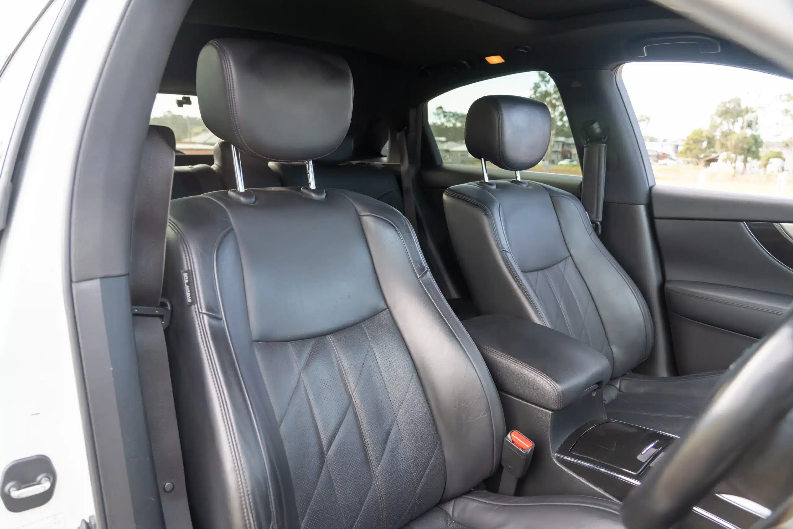 Infiniti QX70-15