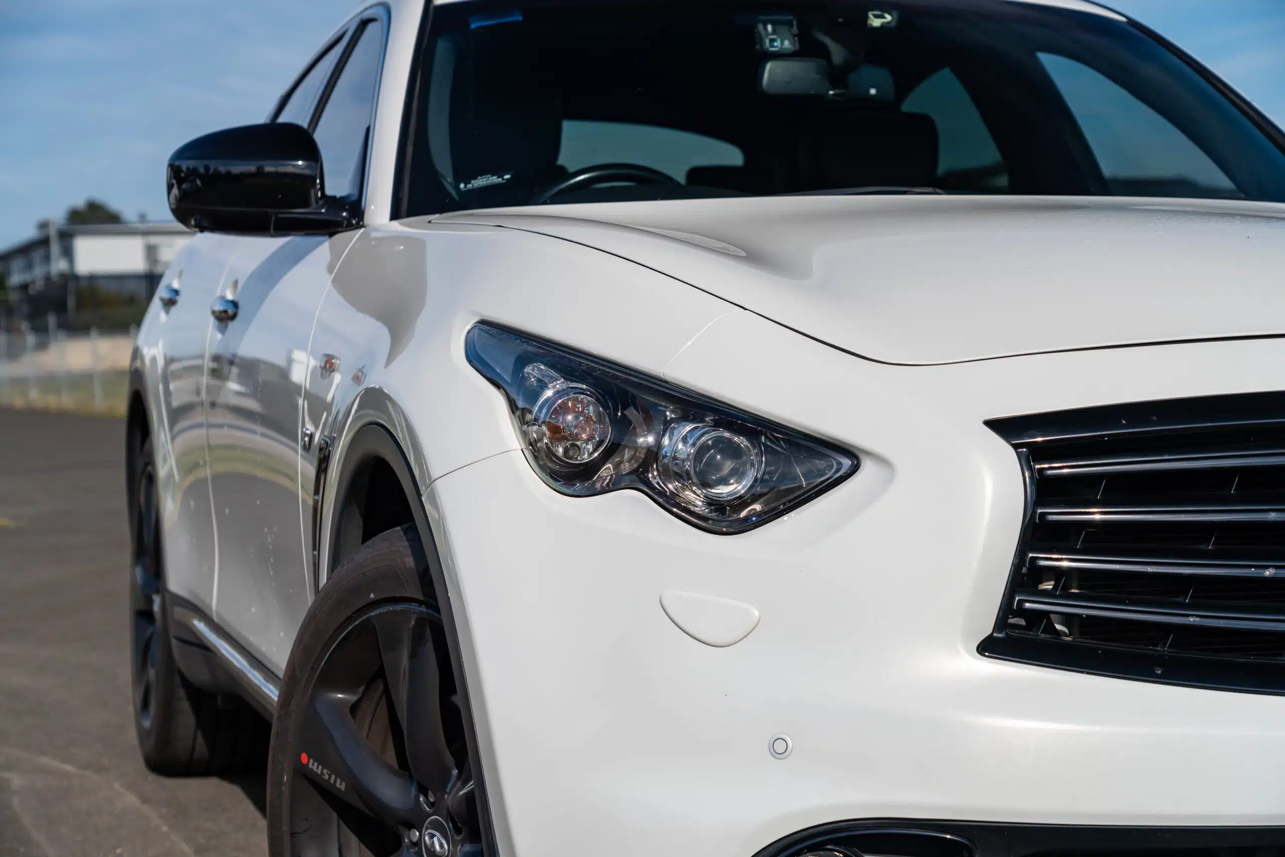 Infiniti QX70-3