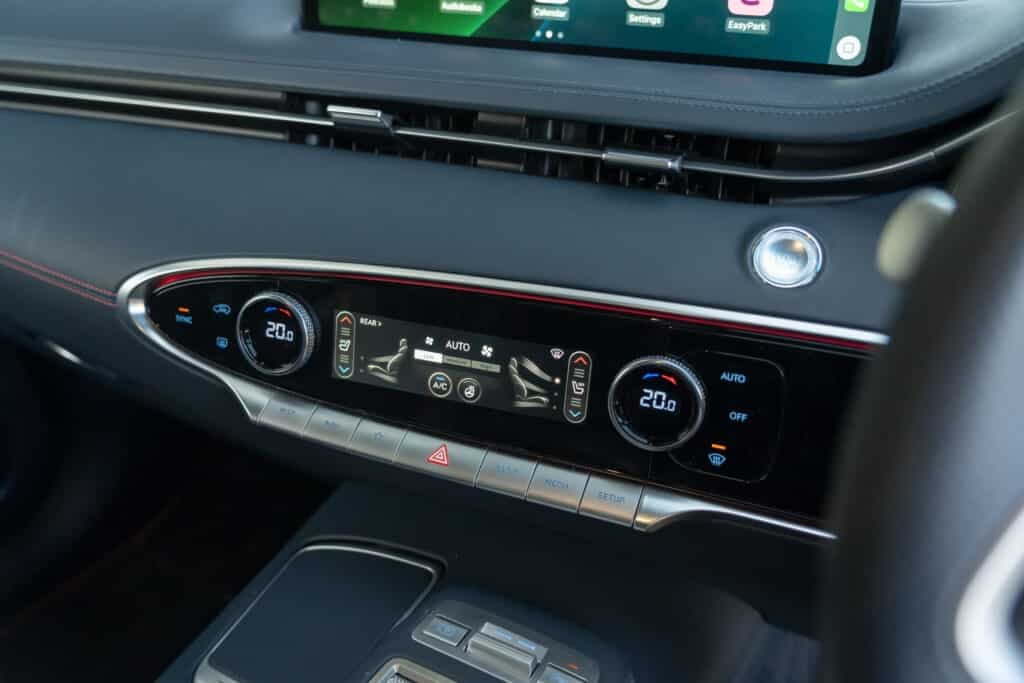 Genesis GV70-12