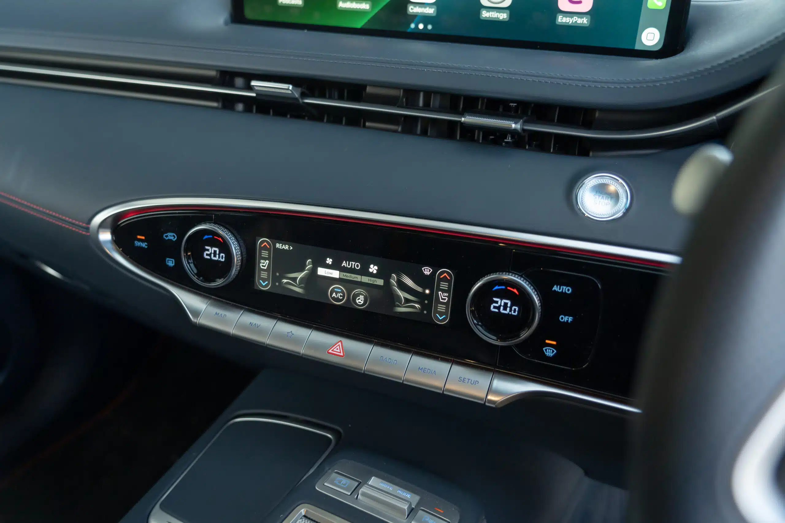Genesis GV70-12