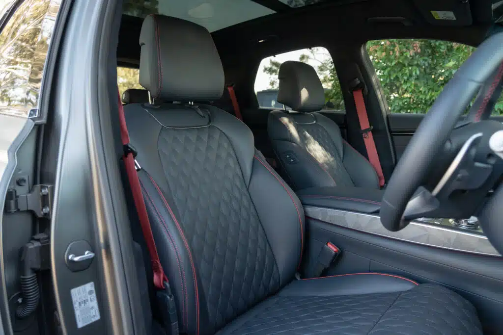 Genesis GV70-17