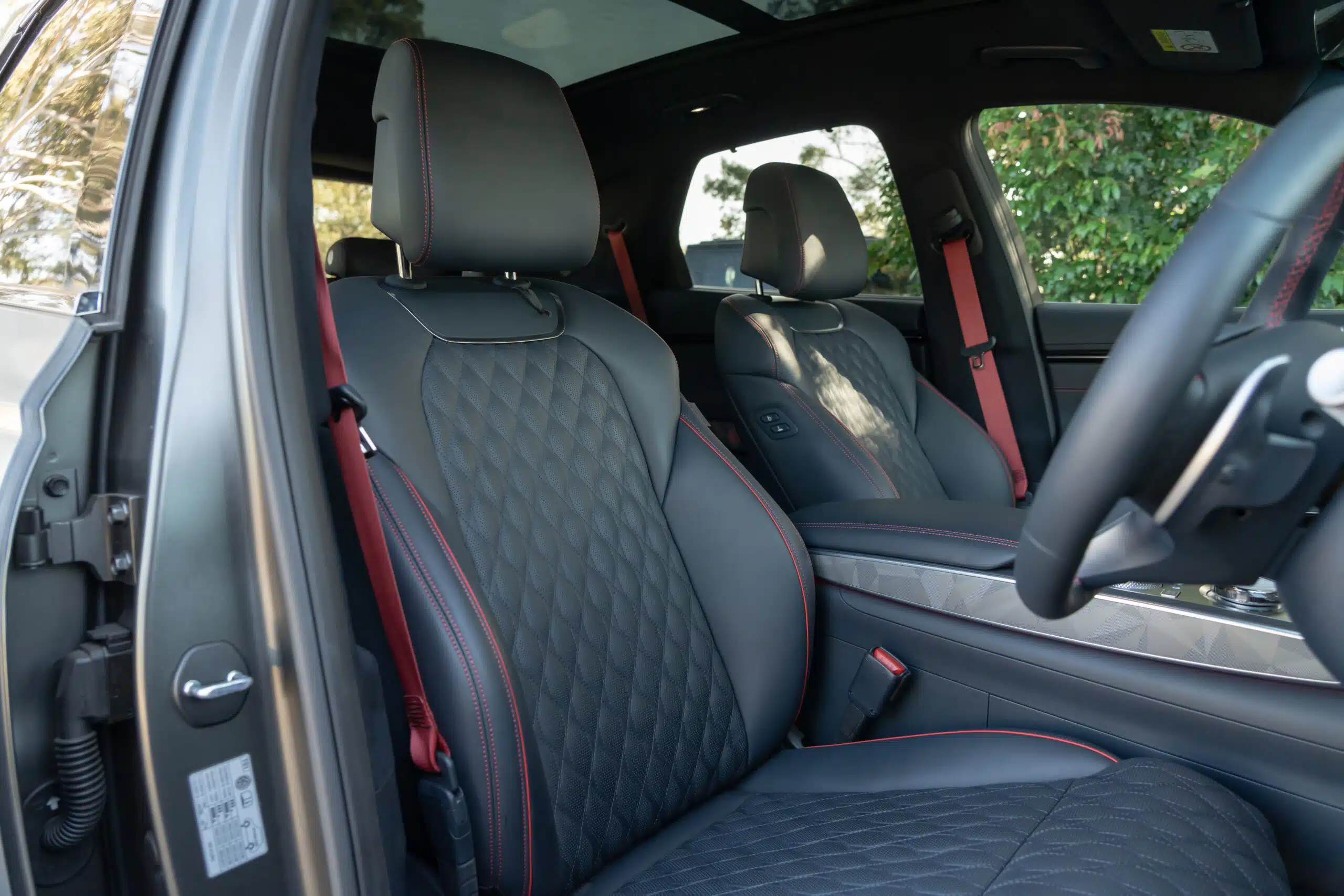 Genesis GV70-17