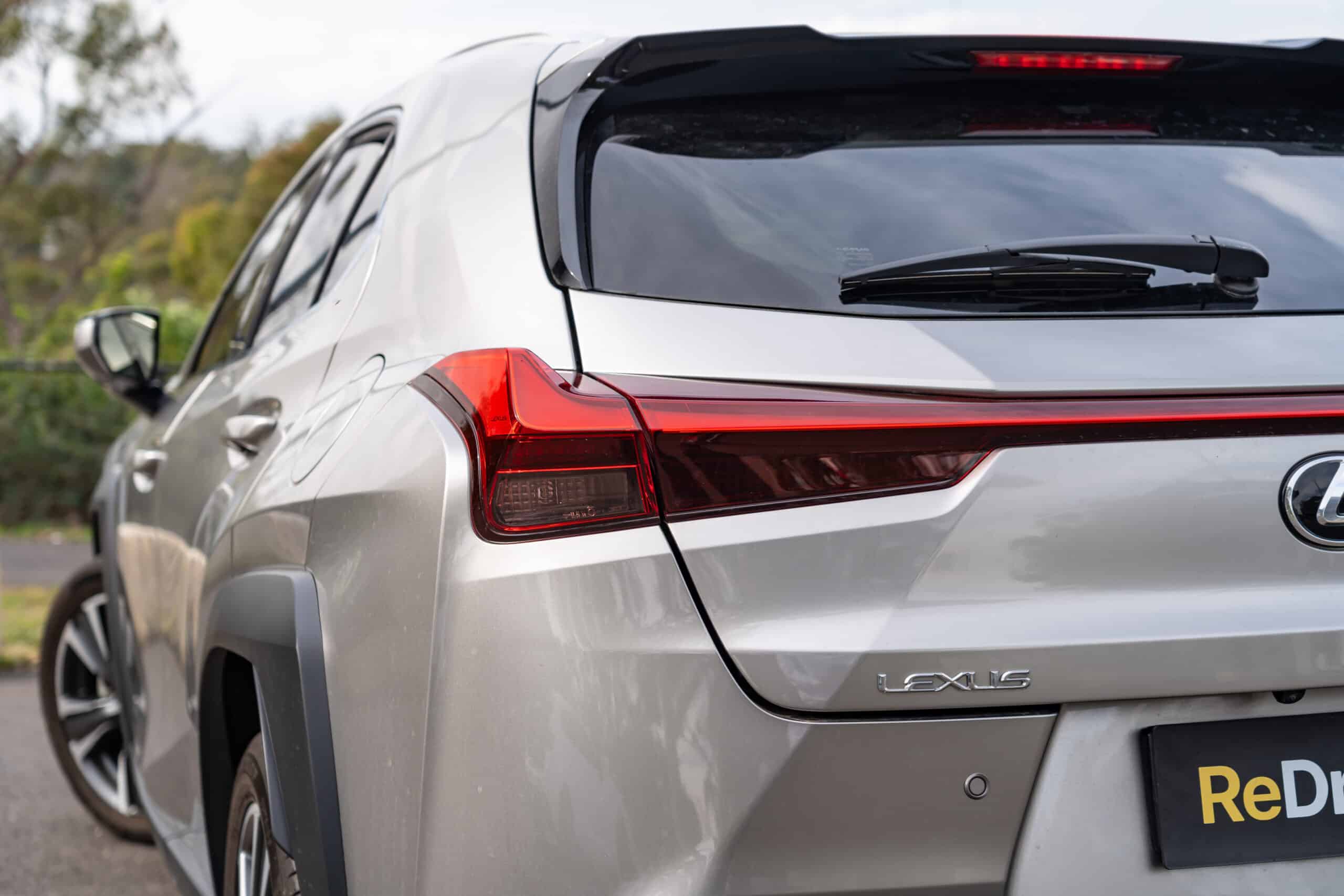 Lexus UX-11