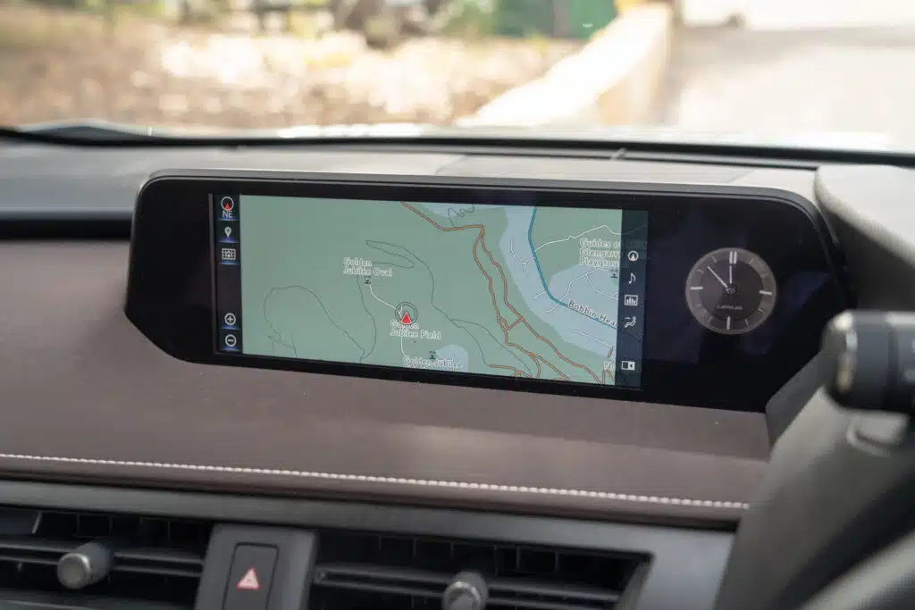 Lexus UX-15