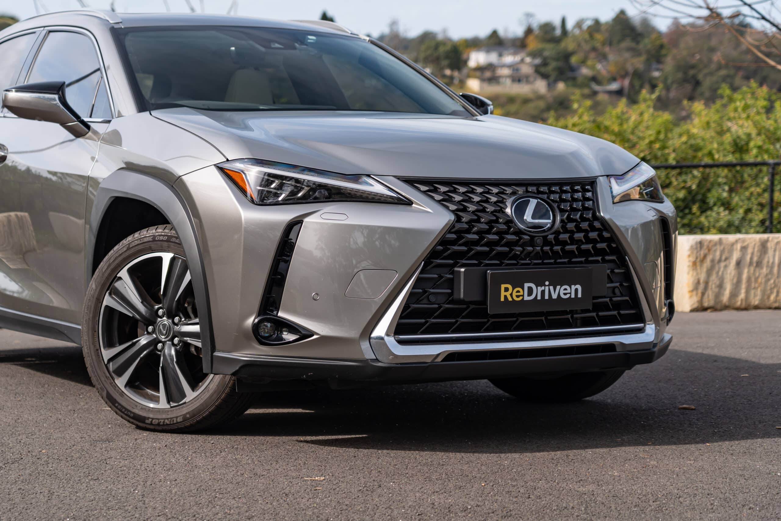 Lexus UX-2
