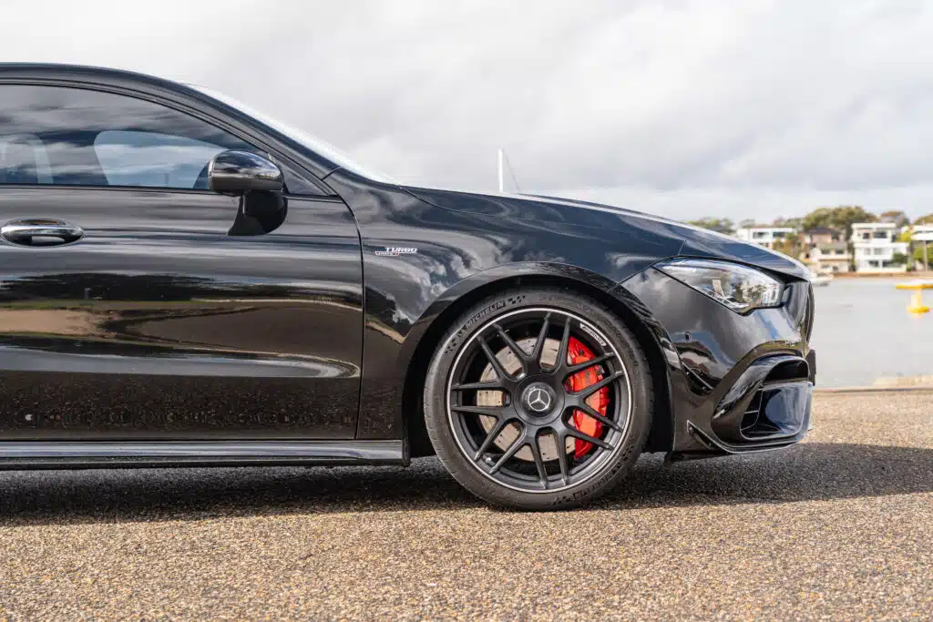 Mercedes-AMG CLA45S-13