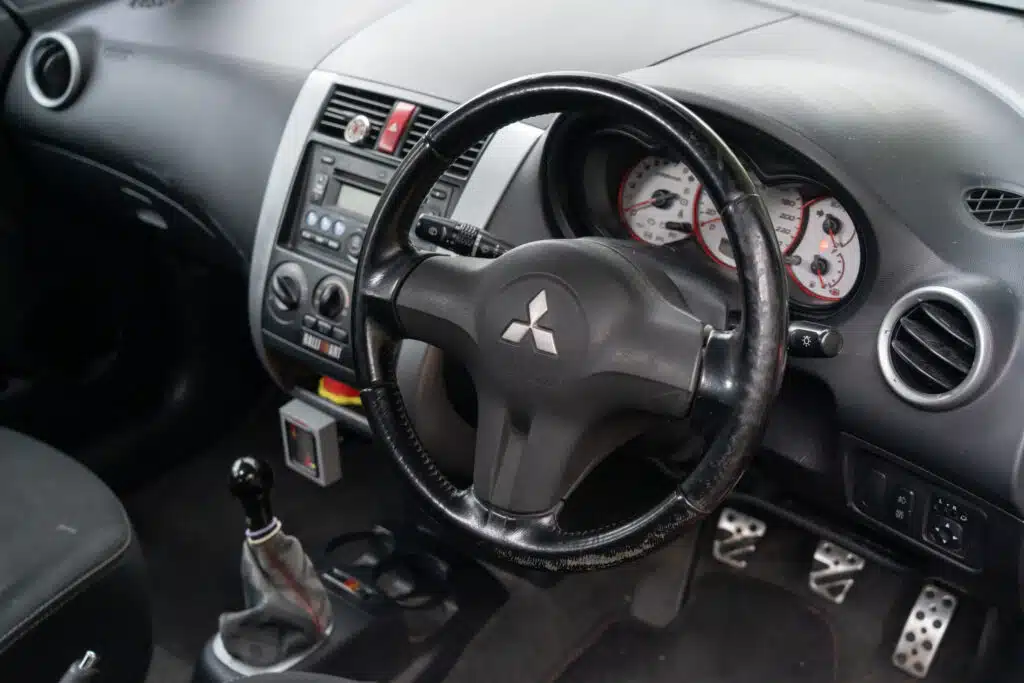 Mitsubishi Colt Ralliart-16