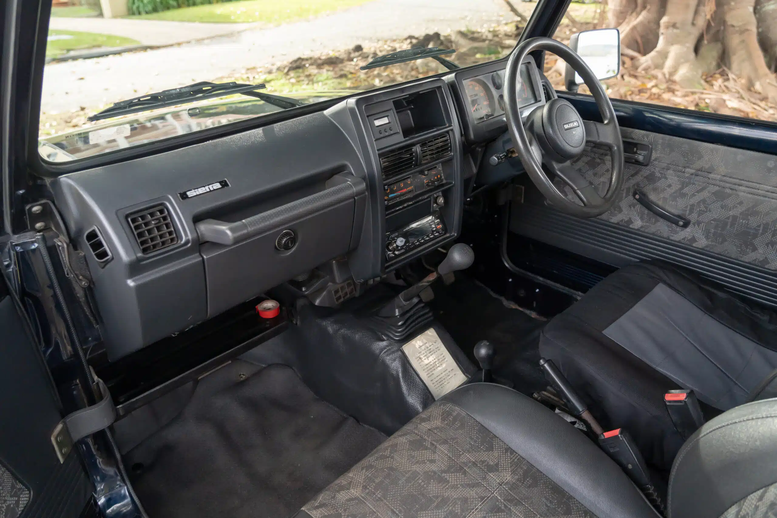 Suzuki Sierra-16