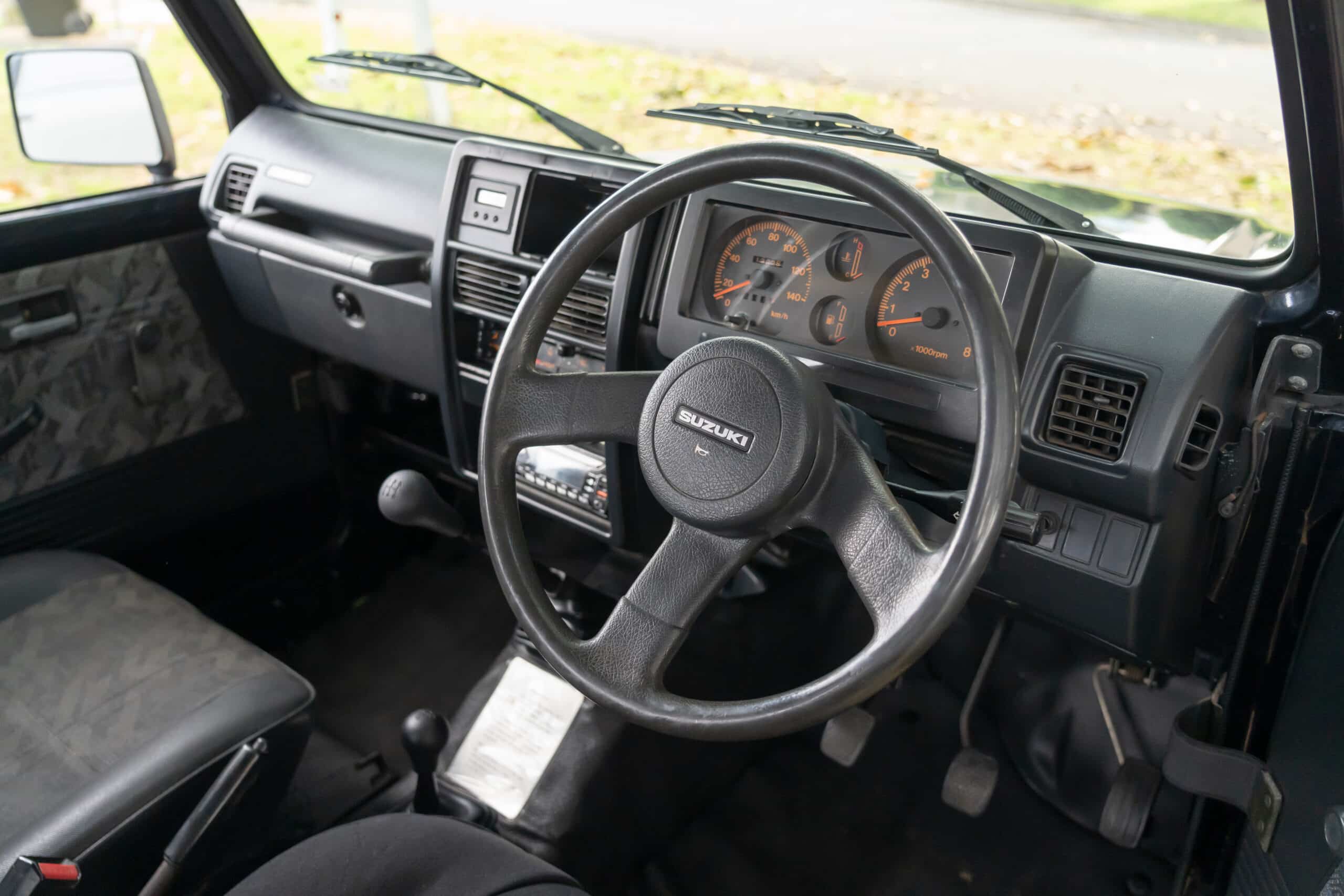 Suzuki Sierra-20