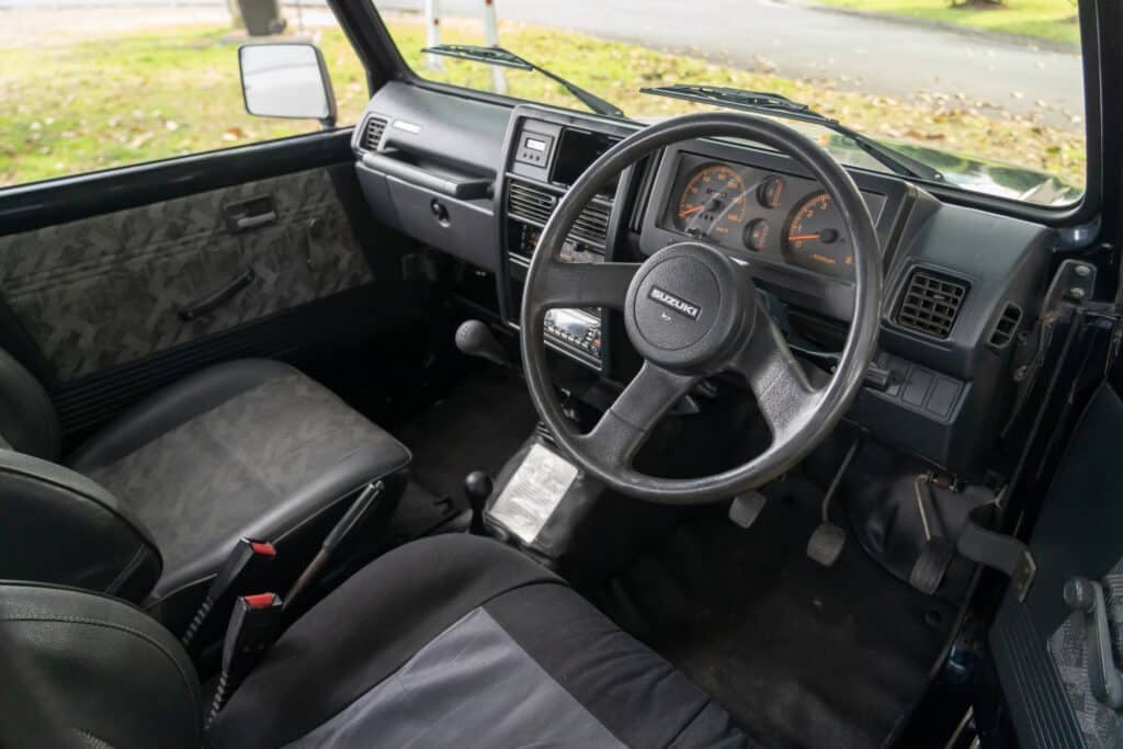 Suzuki Sierra-21