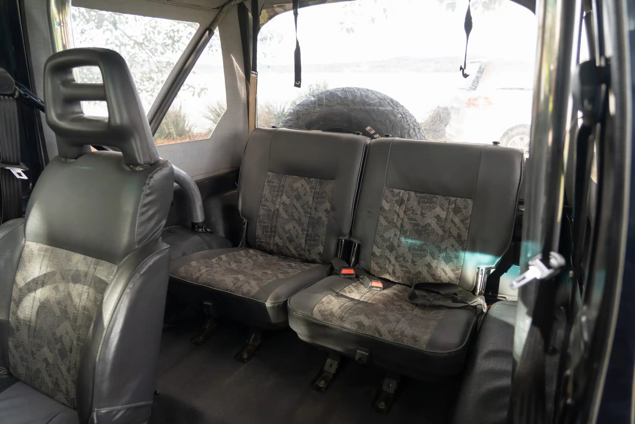 Suzuki Sierra-24